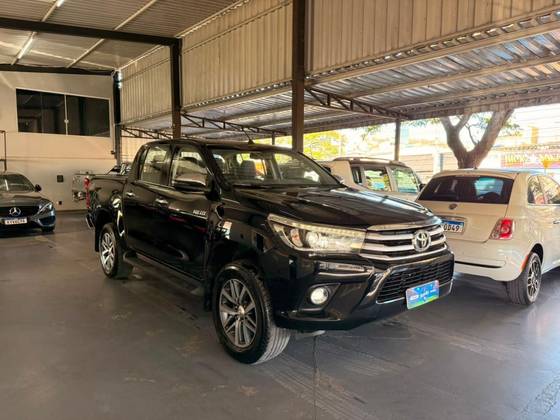 TOYOTA HILUX 2.8 SRX 4X4 CD 16V DIESEL 4P AUTOMÁTICO TOYOTA HILUX 2.8 SRX 4X4 CD 16V DIESEL 4P AUTOMÁTICO